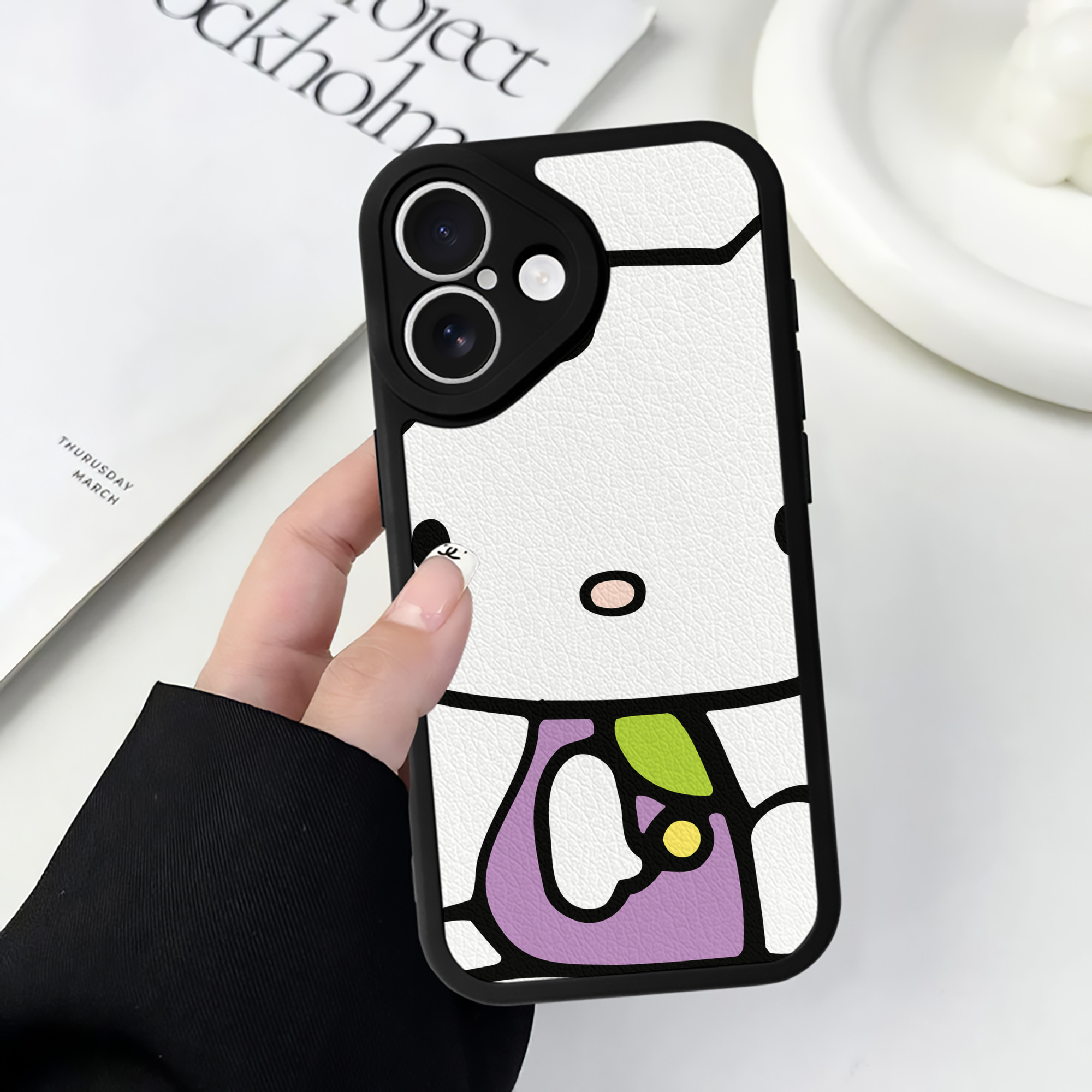 （画像用） Hello Kitty ハローキティ 【iPhone 16シリーズ対応】シリコンスマホケース（レザー調） 材質：シリコン